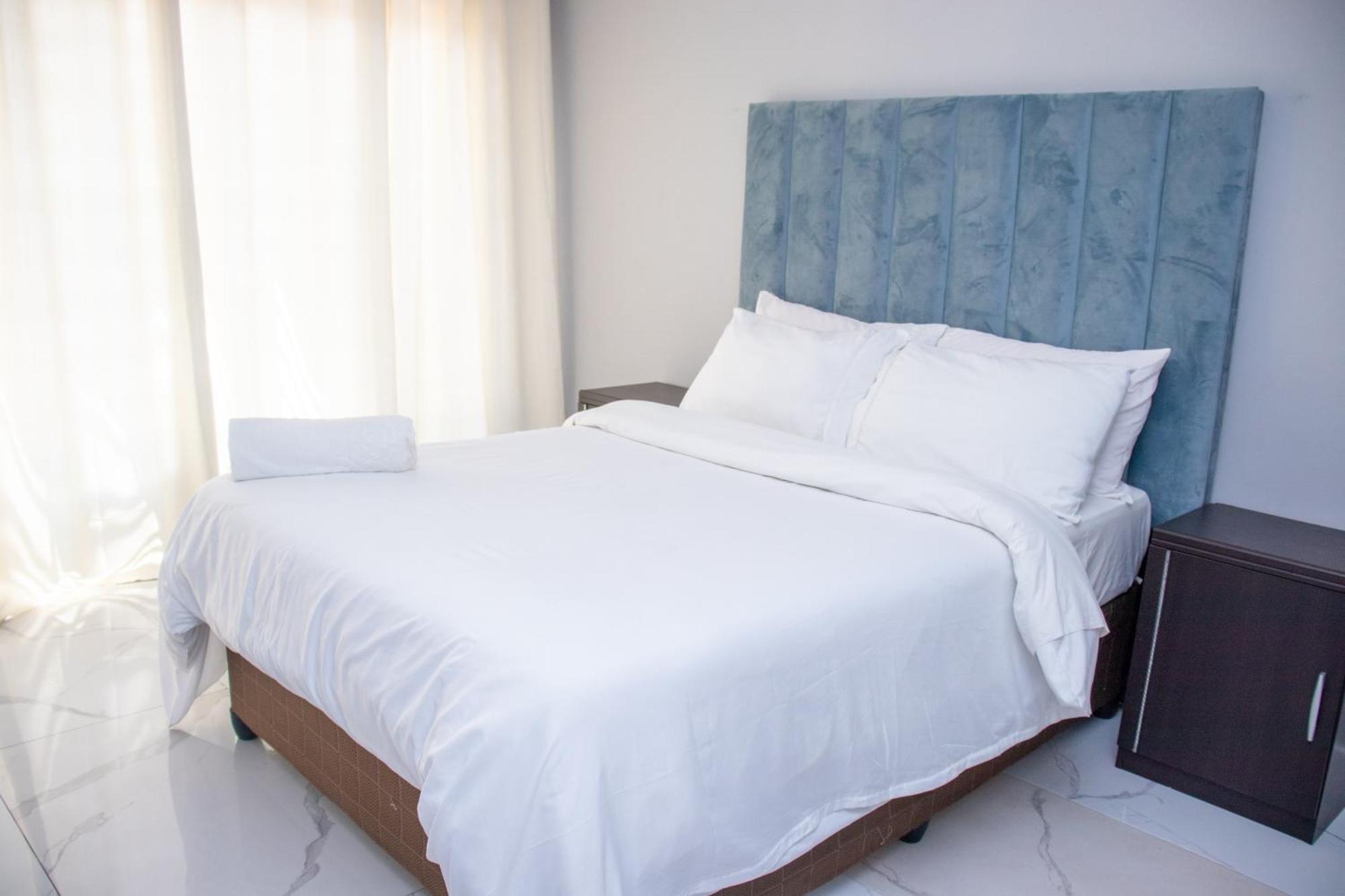 Lowin Suites-One-Bed Apartments ルサカ エクステリア 写真