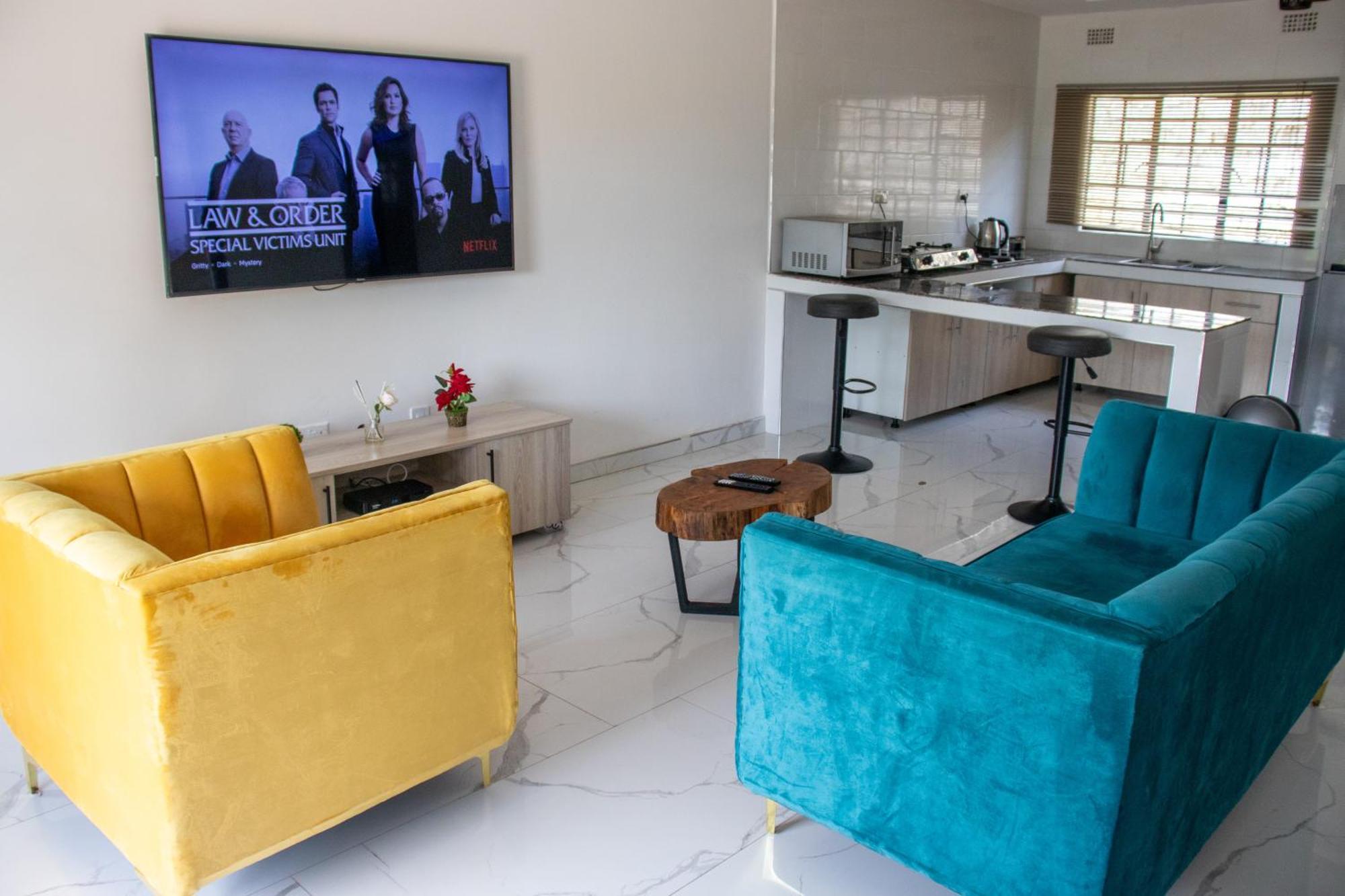 Lowin Suites-One-Bed Apartments ルサカ エクステリア 写真